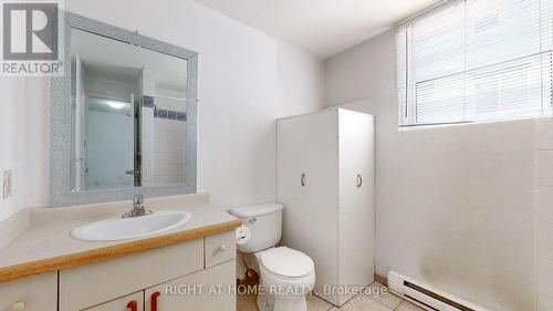 379 Erb Street W, Waterloo, ON - Indoor Photo Showing Bathroom