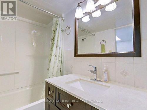 379 Erb Street W, Waterloo, ON - Indoor Photo Showing Bathroom