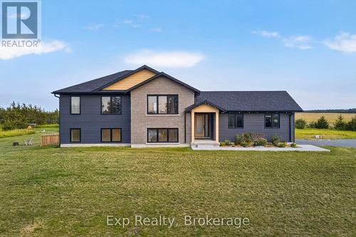 3300 COUNTY ROAD 2 ROAD  Prince Edward County (Ameliasburg Ward), ON K0K 1G0
