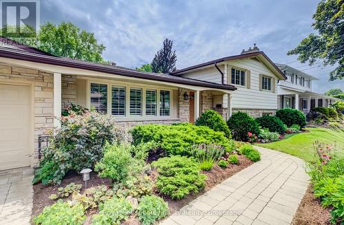 24 MAPLEWOOD DRIVE  Guelph (Dovercliffe Park/Old University), ON N1G 1L8
