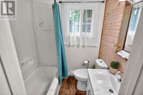 4 pc bath with tub and shower combo. - 66 Scott Lane, Rideau Lakes, ON - Indoor Photo Showing Bathroom