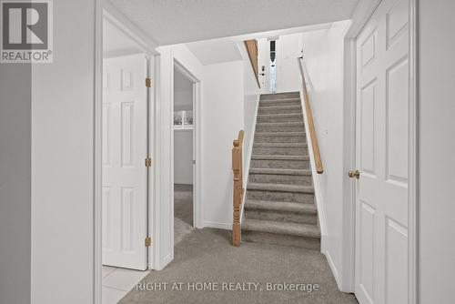 120 Grandpark Circle, Ottawa, ON - Indoor Photo Showing Other Room