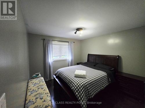 6136 Ford Road, Mississauga, ON - Indoor Photo Showing Bedroom