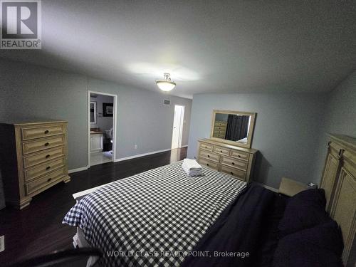6136 Ford Road, Mississauga, ON - Indoor Photo Showing Bedroom