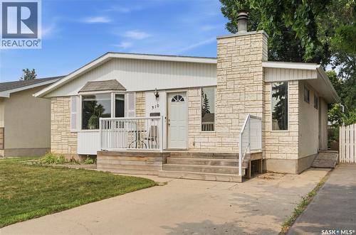 310 Douglas Crescent, Saskatoon, SK - Outdoor