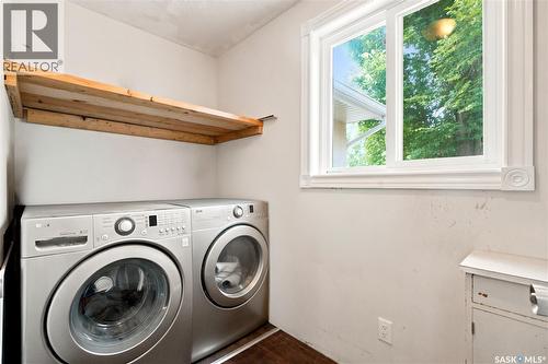 310 Douglas Crescent, Saskatoon, SK - Indoor Photo Showing Laundry Room