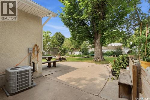 310 Douglas Crescent, Saskatoon, SK - Outdoor