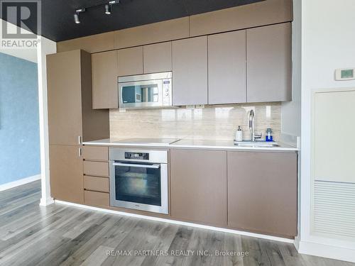 1806 - 15 Iceboat Terrace, Toronto, ON - Indoor Photo Showing Kitchen