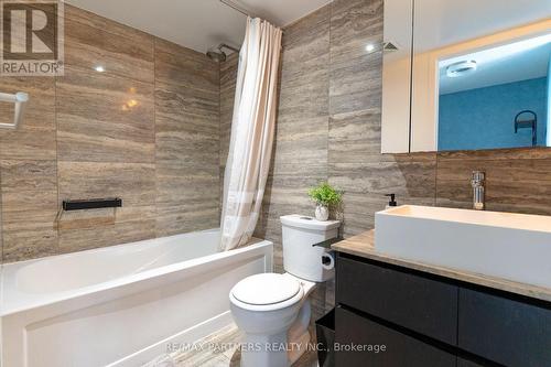 1806 - 15 Iceboat Terrace, Toronto, ON - Indoor Photo Showing Bathroom