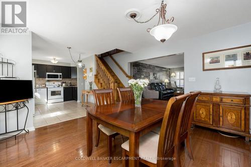 593 Caverhill Crescent, Milton, ON - Indoor Photo Showing Dining Room