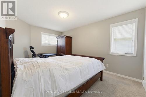 359 Pine Valley Drive, Kitchener, ON - Indoor Photo Showing Bedroom