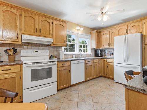 8 Lakeview Drive, Windsor, NS - Indoor Photo Showing Kitchen With Double Sink