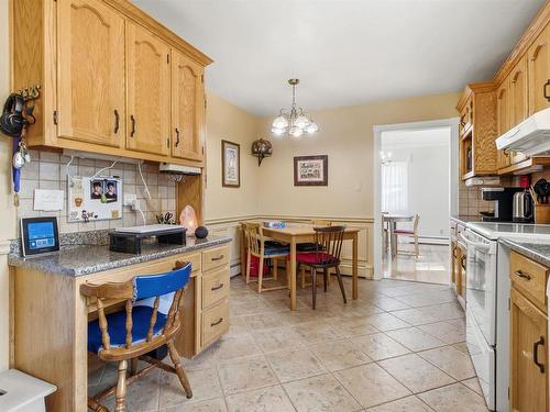 8 Lakeview Drive, Windsor, NS - Indoor Photo Showing Kitchen