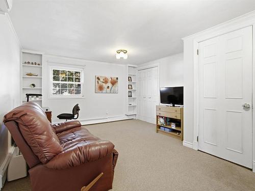 8 Lakeview Drive, Windsor, NS - Indoor
