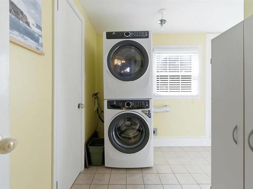8 Lakeview Drive, Windsor, NS - Indoor Photo Showing Laundry Room