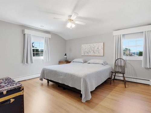 8 Lakeview Drive, Windsor, NS - Indoor Photo Showing Bedroom