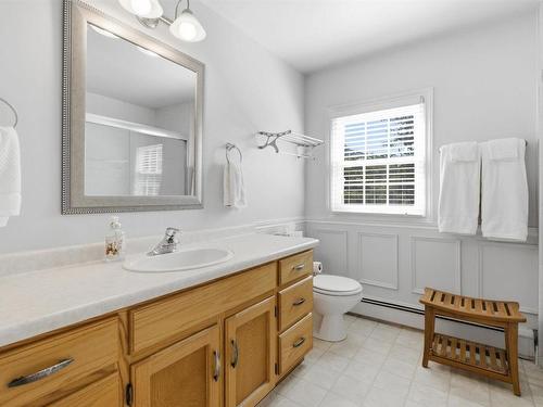 8 Lakeview Drive, Windsor, NS - Indoor Photo Showing Bathroom