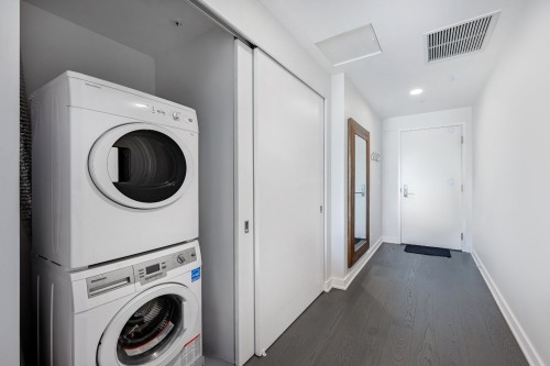 Salle de lavage - 4416-1288 Av. Des Canadiens-De-Montréal, Montréal (Ville-Marie), QC - Indoor Photo Showing Laundry Room