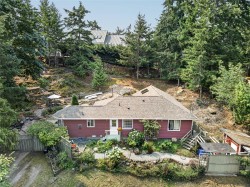 211 Quarry Dr  Salt Spring, BC V8K 1J2