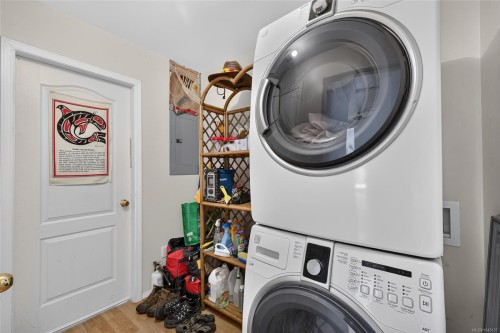211 Quarry Dr, Salt Spring, BC 
