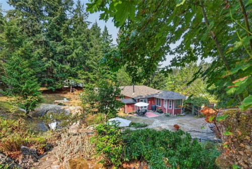 211 Quarry Dr, Salt Spring, BC 