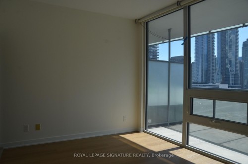 914-1 Market Street, Toronto, ON -  With Exterior