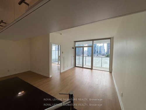 914-1 Market Street, Toronto, ON - Indoor Photo Showing Other Room