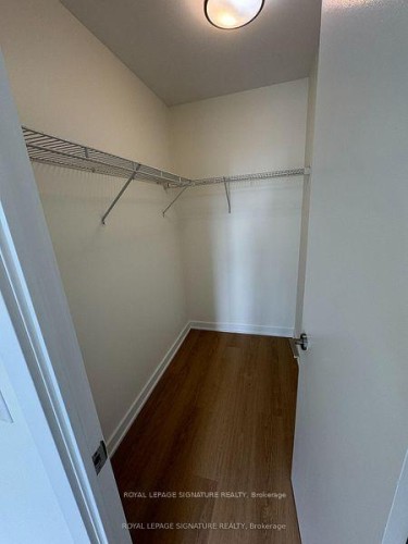 914-1 Market Street, Toronto, ON - Indoor With Storage