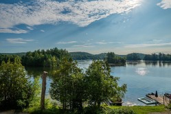 201 217e Avenue  Saint-Hippolyte, QC J8A 1W7