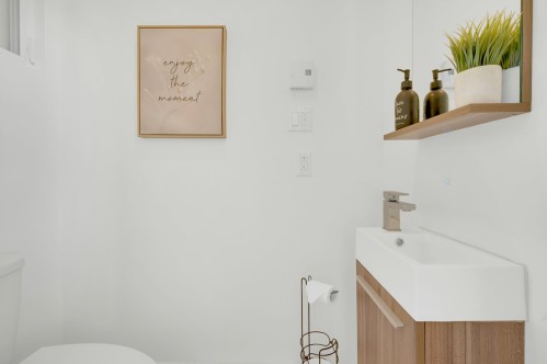 Salle d'eau - 201 217E Avenue, Saint-Hippolyte, QC - Indoor Photo Showing Bathroom