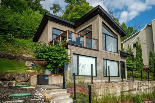 Façade - 201 217E Avenue, Saint-Hippolyte, QC - Outdoor