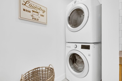Salle de bains - 201 217E Avenue, Saint-Hippolyte, QC - Indoor Photo Showing Laundry Room