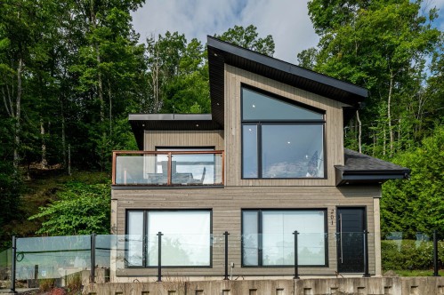 Façade - 201 217E Avenue, Saint-Hippolyte, QC - Outdoor