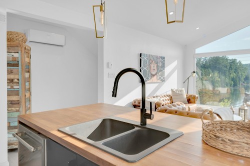 Cuisine - 201 217E Avenue, Saint-Hippolyte, QC - Indoor Photo Showing Kitchen With Double Sink