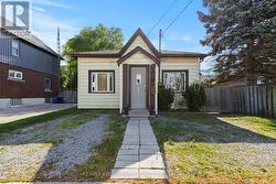 4774 SAINT CLAIR AVENUE Niagara Falls, ON L2E 3T1