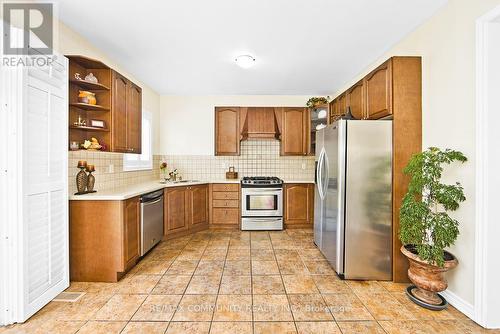 2 Solace Road, Markham, ON - Indoor Photo Showing Kitchen With Stainless Steel Kitchen