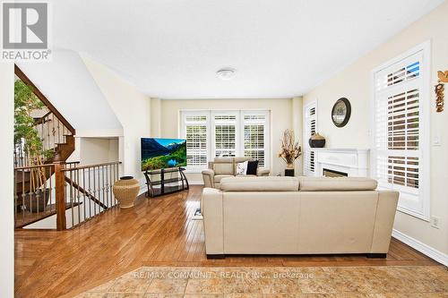 2 Solace Road, Markham, ON - Indoor Photo Showing Living Room