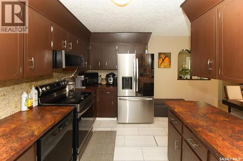 18 Kyle Street, Regina, SK - Indoor Photo Showing Kitchen