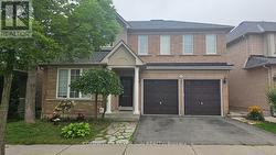 44 SKYWOOD DRIVE  Richmond Hill, ON L4E 4L2