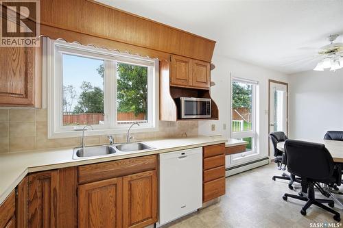 139 Wright Crescent, Biggar, SK - Indoor Photo Showing Kitchen With Double Sink