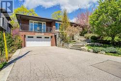 102 STRATFORD CRESCENT  Toronto, ON M4N 1C6