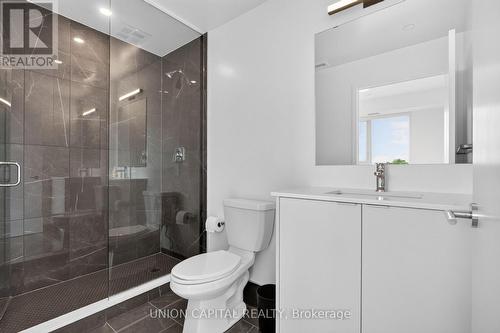 910 - 1660 Bloor Street W, Toronto, ON - Indoor Photo Showing Bathroom