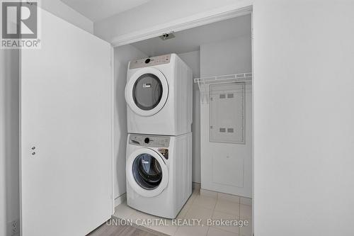 910 - 1660 Bloor Street W, Toronto, ON - Indoor Photo Showing Laundry Room