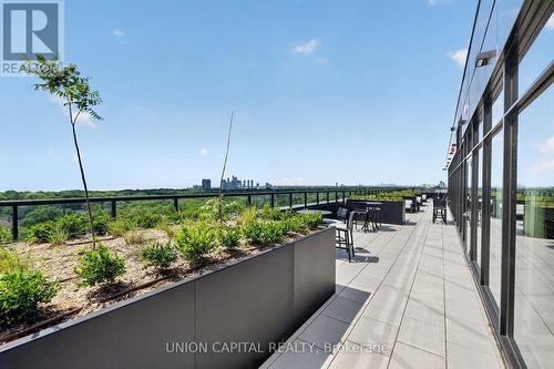 910 - 1660 Bloor Street W, Toronto, ON - Outdoor With View