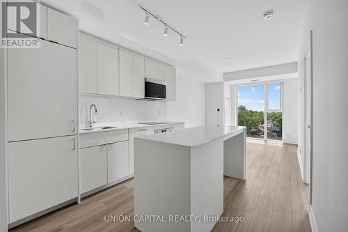 910 - 1660 Bloor Street W, Toronto, ON - Indoor Photo Showing Kitchen