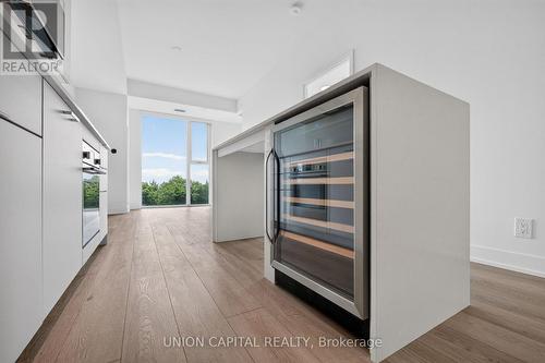 910 - 1660 Bloor Street W, Toronto, ON - Indoor