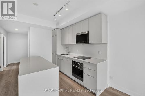 910 - 1660 Bloor Street W, Toronto, ON - Indoor Photo Showing Kitchen