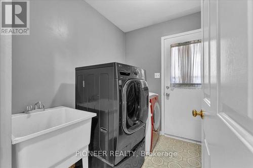 6452 Eastridge Road, Mississauga, ON - Indoor Photo Showing Laundry Room