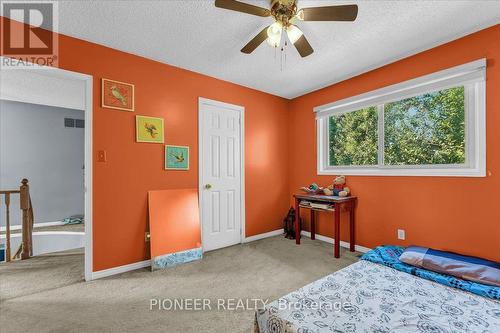 6452 Eastridge Road, Mississauga, ON - Indoor Photo Showing Bedroom