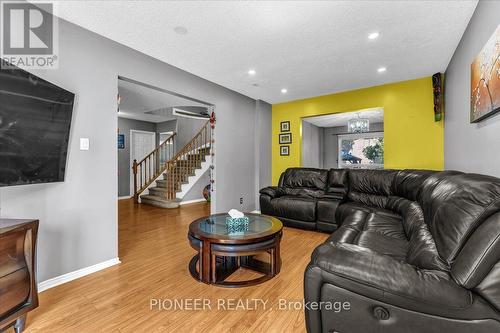 6452 Eastridge Road, Mississauga, ON - Indoor Photo Showing Living Room